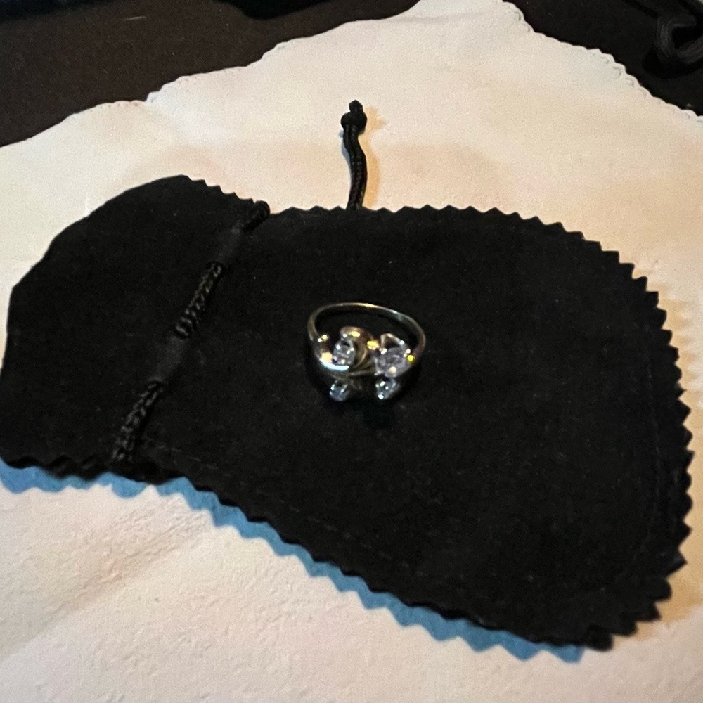 Art Deco Retro Swirl Diamond Ring